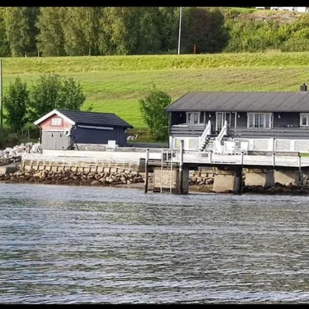 Strandhytte Ved Fjorden Feriehus *